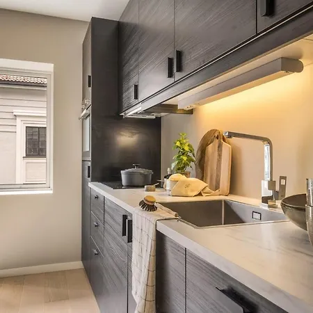 Modern 2br Balcony - Near Cruise Terminal דירה *