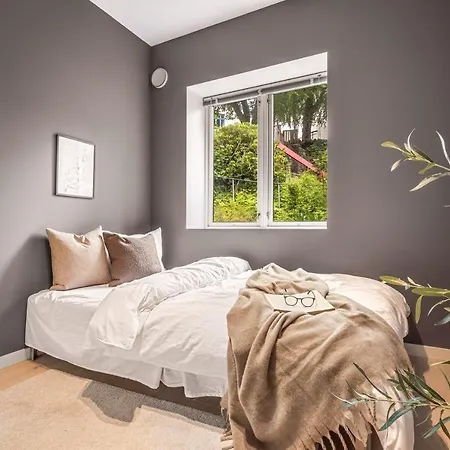 Modern 2br Balcony - Near Cruise Terminal ברגן